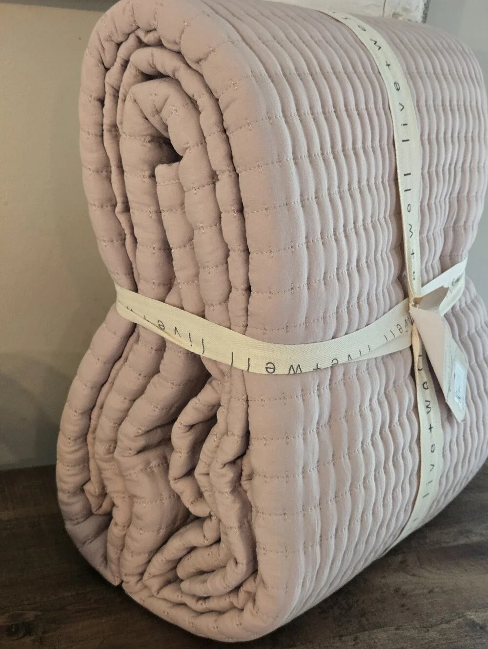 NWT Live + Well Logan Queen Size Quilt 90x90